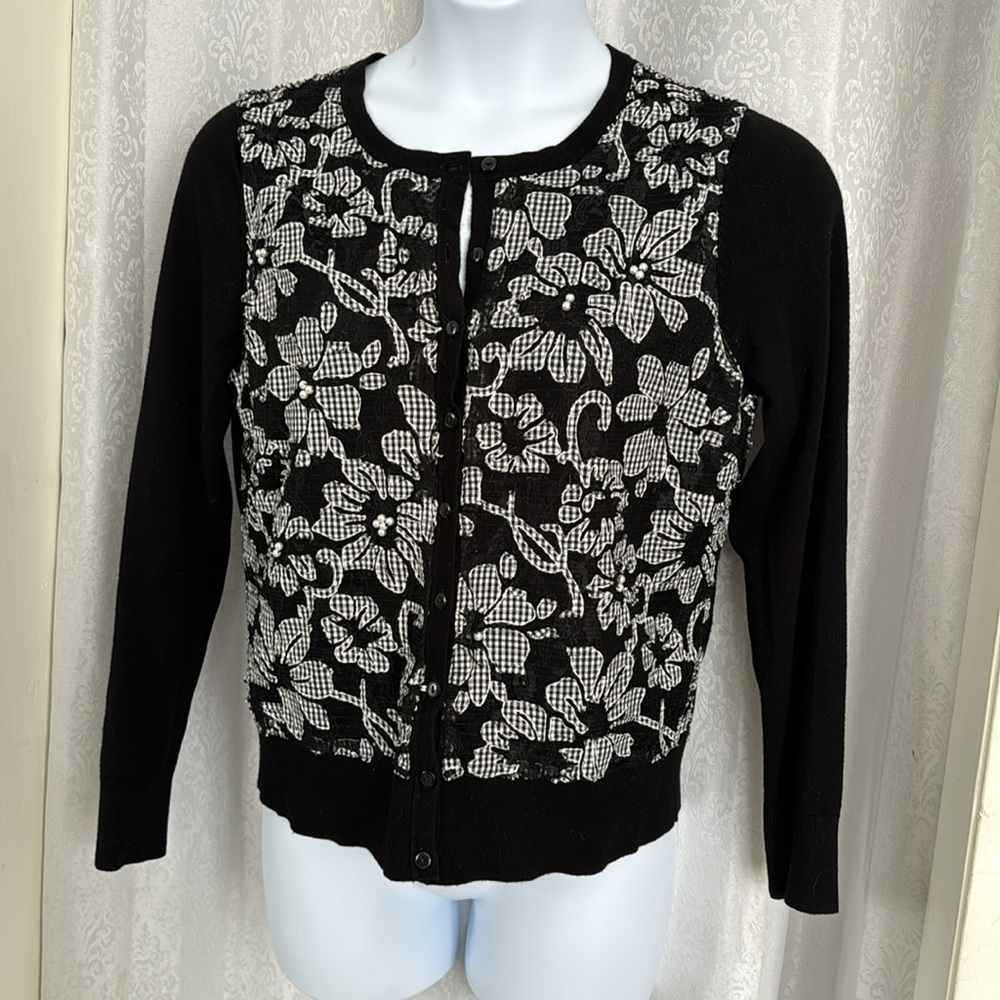 FLORAL APPLIQUÉ CARDIGAN SWEATER SZ: L